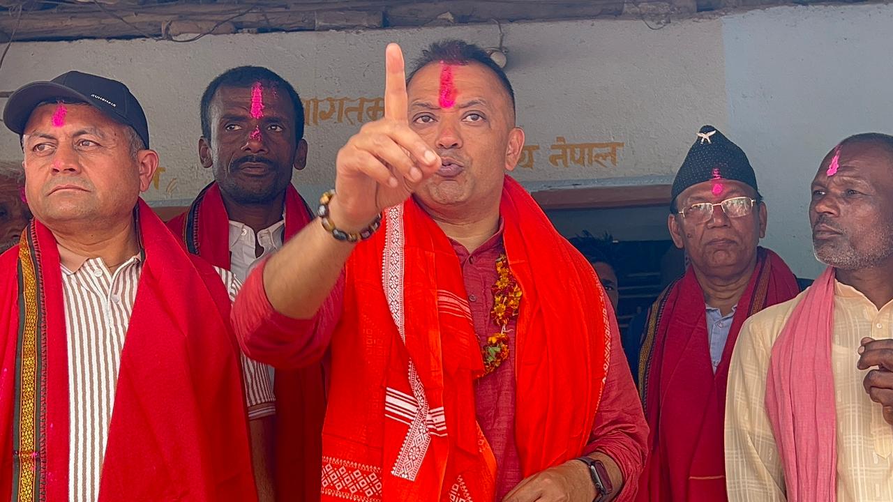 सर्लाही ४ का मतदातासँग गगनले भने : सांसद खोज्दै अब धाउनु पर्दैन, म आफैं आउँछु