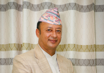 पूर्वउर्जामन्त्री दिपक खड्का अस्पताल भर्ना