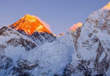 सगरमाथा दिवसः विश्वसामु नेपालको गौरव र हिमाली पर्यटन
